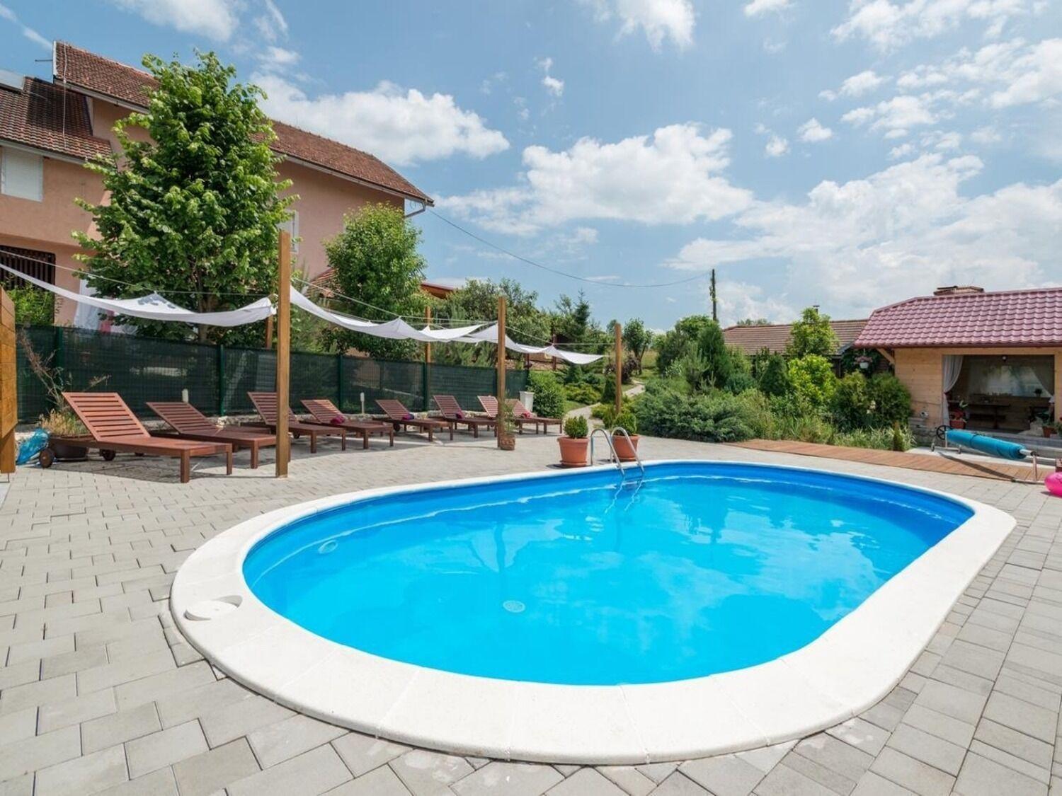 Apartments San - With Pool; Rakovica Eksteriør bilde
